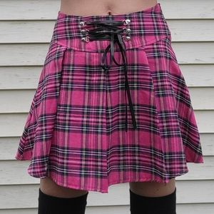 Romwe pink plaid/tartan skater skirt with false lace-up pleather detail NWT